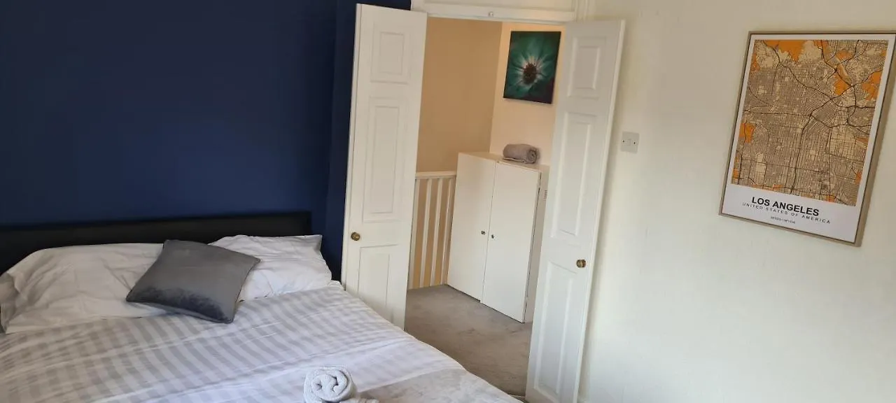 Sipson House West Drayton 3 Bedroom 2 Bathroom Plush Parking Close To Lhr By Mdps 0*, West Drayton (Middlesex) United Kingdom